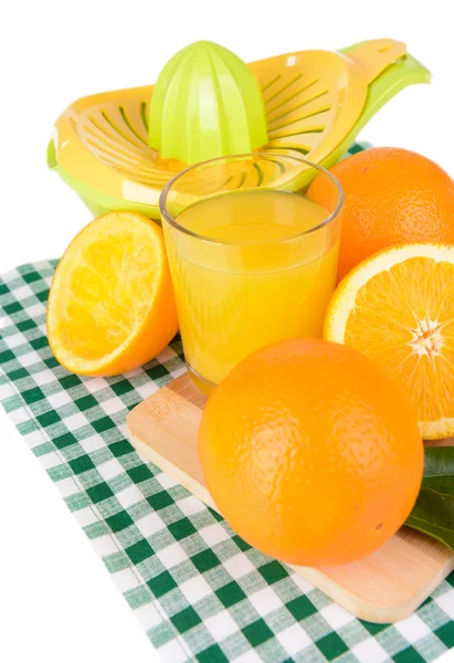 Imprensa de citrinos e laranjas isoladas em branco — Fotografia de Stock