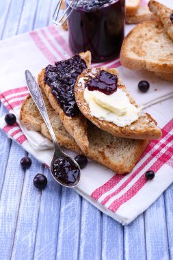 enfes tost reçelli üzerinde tablo yakın çekim
