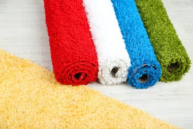 Farklı renklere yakın çekim birçok halı