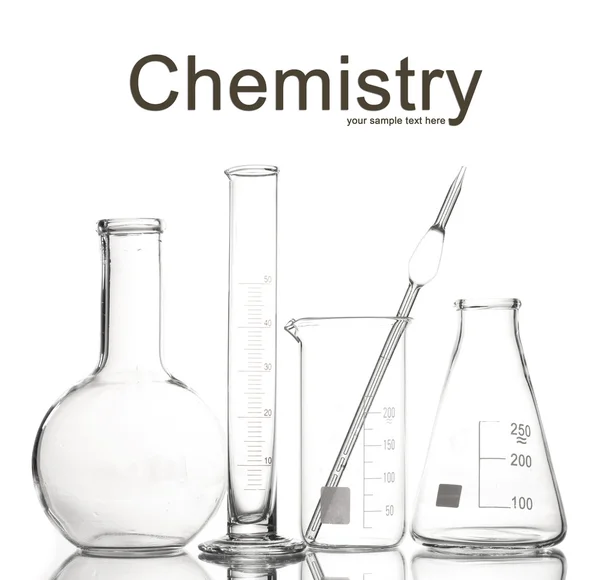 空实验室玻璃器皿用反射隔离在白色 — 图库照片