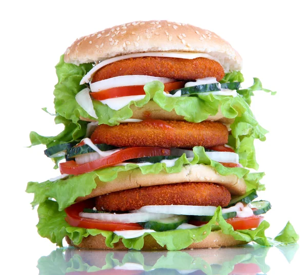 Burger uriaș, izolat pe alb — Fotografie, imagine de stoc