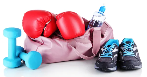 Bolsa deportiva con material deportivo aislado en blanco —  Fotos de Stock