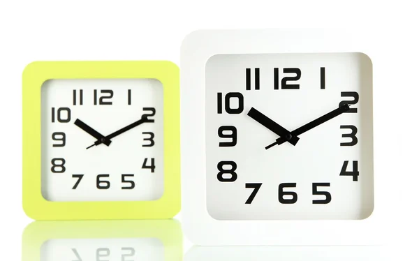 Dos relojes de oficina, aislados en blanco — Foto de Stock