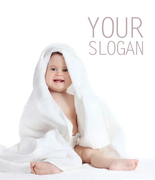 Linda niña con toalla aislada en blanco — Foto de Stock