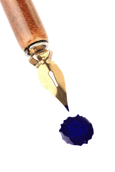 Pen- en Inkthulpprogramma blot, geïsoleerd op wit — Stockfoto