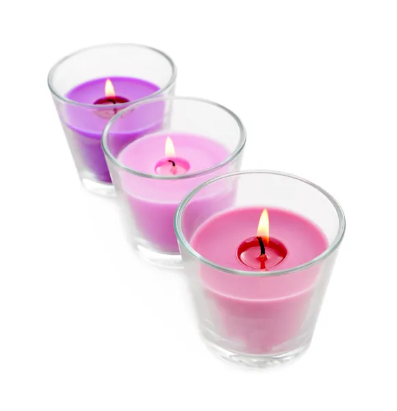 Prachtige kleurrijke kaarsen geïsoleerd op wit — Stockfoto