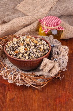 kutia - geleneksel Noel tatlı yemek Ukrayna, Beyaz Rusya ve Polonya, ahşap zemin ile kase