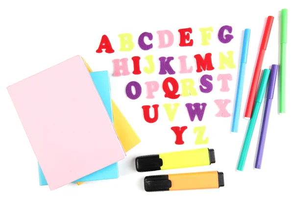 İngilizce alfabe, kitap ve işaretçileri, üzerinde beyaz izole — Stok fotoğraf