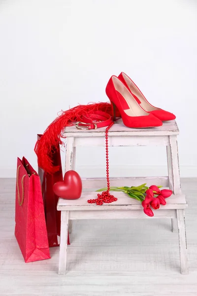 Güzel kırmızı kadın aksesuarları — Stok fotoğraf