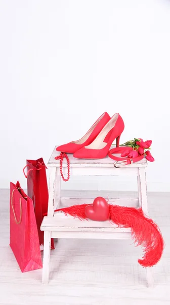 Hermosos accesorios femeninos rojos — Foto de Stock