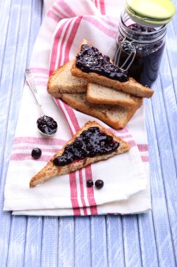 enfes tost reçelli üzerinde tablo yakın çekim