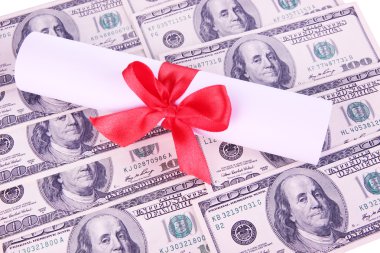 Üniversite diploması dolar fon üzerine. Eğitim maliyeti. kavramsal fotoğraf.