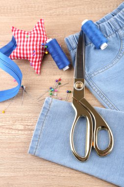 takım elbise, ahşap arka plan üzerinde terzilik