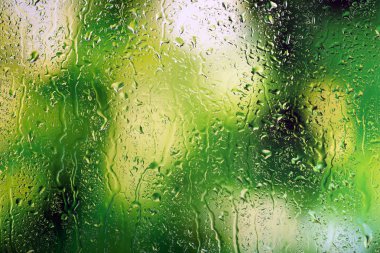 doğal su damlaları ile cam