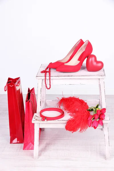 Hermosos accesorios femeninos rojos — Foto de Stock