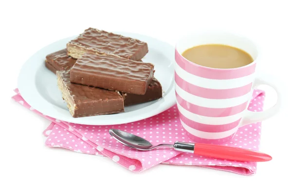 Tasse Tee und Süßigkeiten isoliert auf weiß — Stockfoto