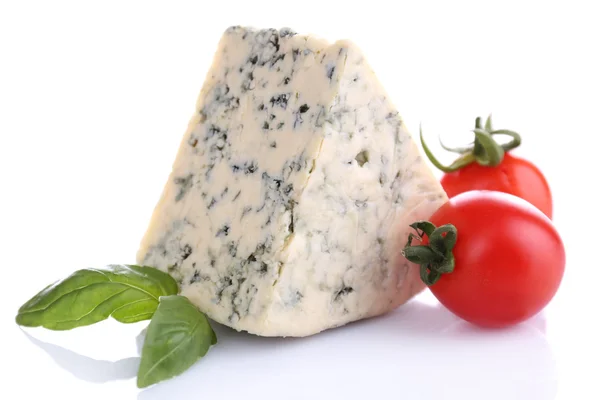 Gustoso formaggio blu con basilico e pomodoro, isolato su bianco — Foto Stock