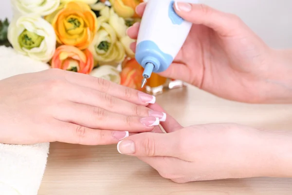 Manicure process in beauty salon close up — Stock Photo, Image