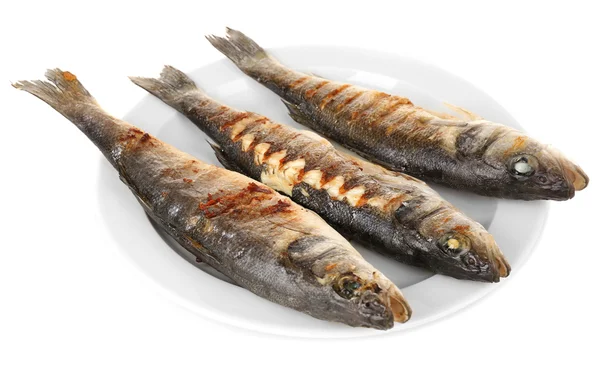 Delizioso pesce alla griglia su piatto isolato su bianco — Foto Stock