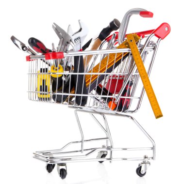 alışveriş sepeti üzerine beyaz izole inşaat araçları
