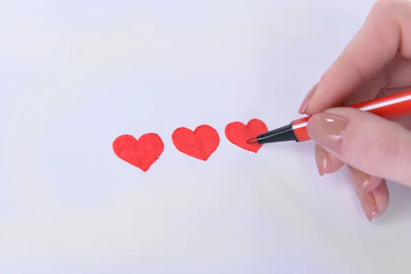 Heart drawn in pencil on a paper sheet close-up — Stock Photo, Image