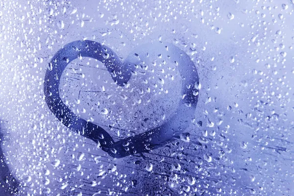 Islak penceresini yakın çizilmiş kalp Telifsiz Stok Fotoğraflar