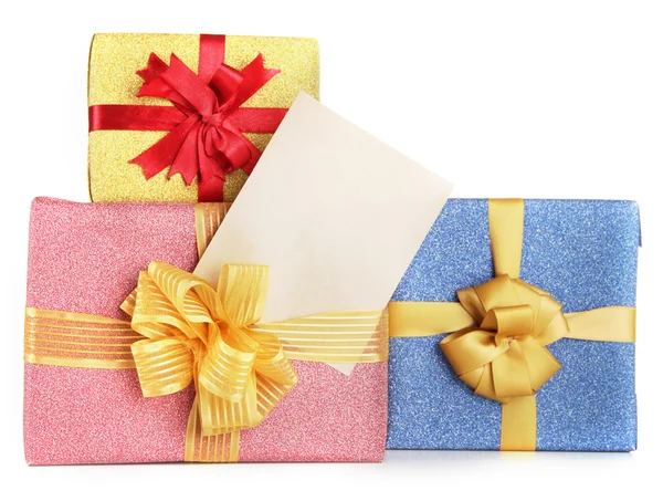 Cajas de regalo con etiqueta en blanco aislado en blanco — Foto de Stock