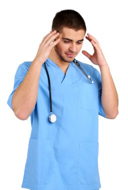 Genç erkek doktor beyazı izole etti.