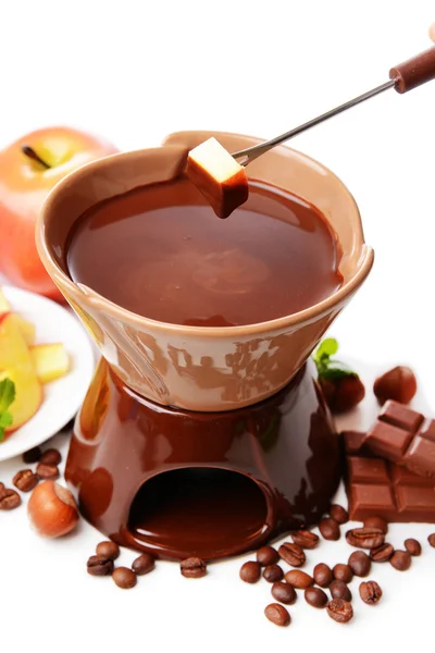 Chokladfondue med frukt, isolerad på vit — Stockfoto