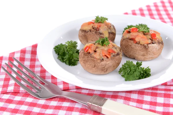 Las setas rellenas en el plato a la mesa el primer plano — Foto de Stock