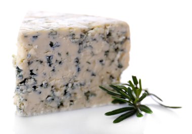 rosemary, üzerinde beyaz izole lezzetli mavi peynir