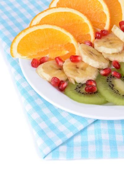 Frutas frescas dulces en el plato en primer plano de la mesa —  Fotos de Stock