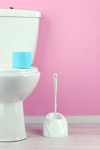 White toilet bowl in bathroom — Stock Photo, Image