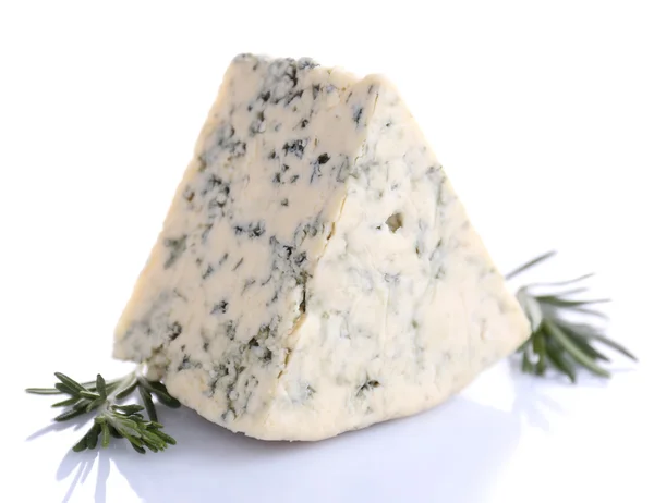 Gustoso formaggio blu con rosmarino, isolato su bianco — Foto Stock