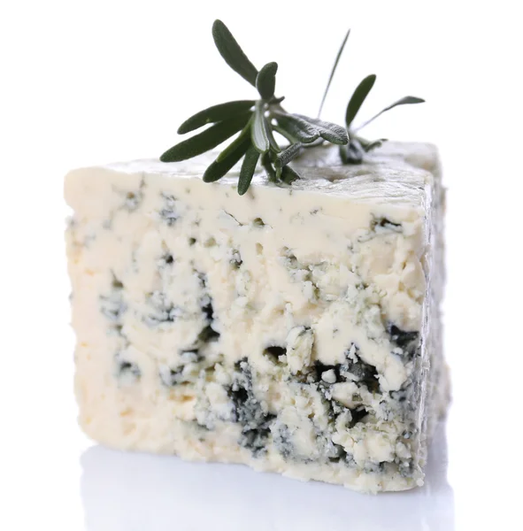 Smakelijke blauwe kaas met rozemarijn, geïsoleerd op wit — Stockfoto