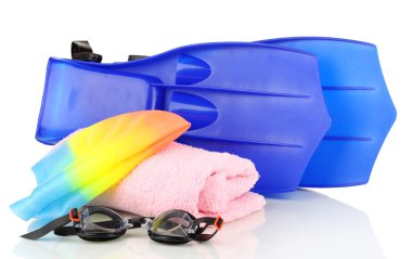 havuz kapağı, gözlük, palet ve üzerinde beyaz izole havlu