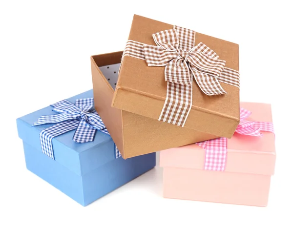Cajas de regalo aisladas en blanco —  Fotos de Stock
