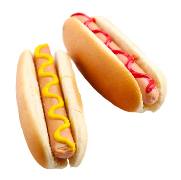 Hot dogs savoureux isolés sur blanc — Photo