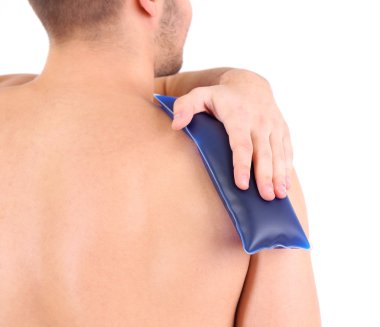 sırt ağrısı, üzerinde beyaz izole genç adamla