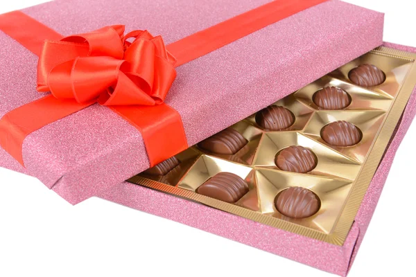 Νόστιμα σοκολατάκια σε κουτί close-up — Φωτογραφία Αρχείου