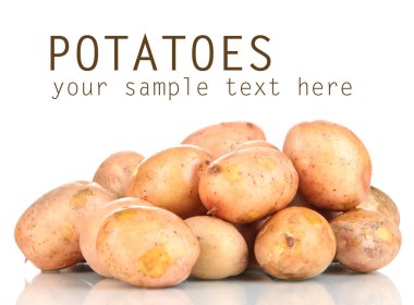 Patates beyazda izole edilmiş.