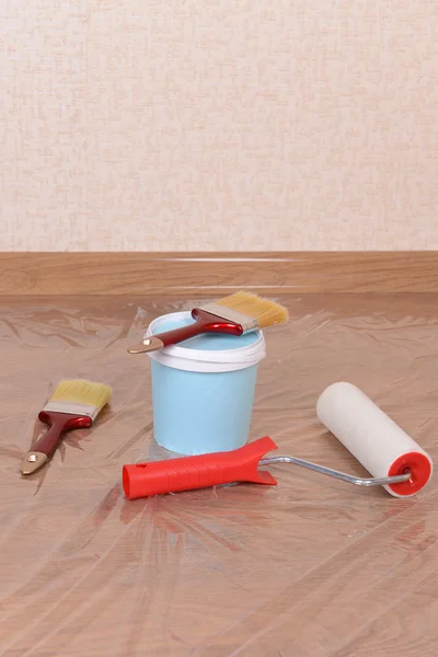 Paint on floor in room — Stock Photo, Image