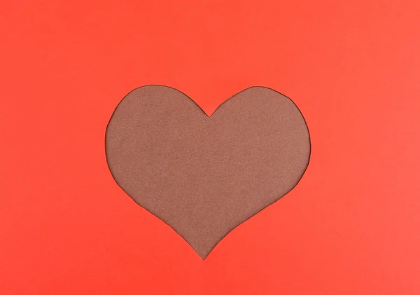 Papier coeur sur fond rouge — Photo