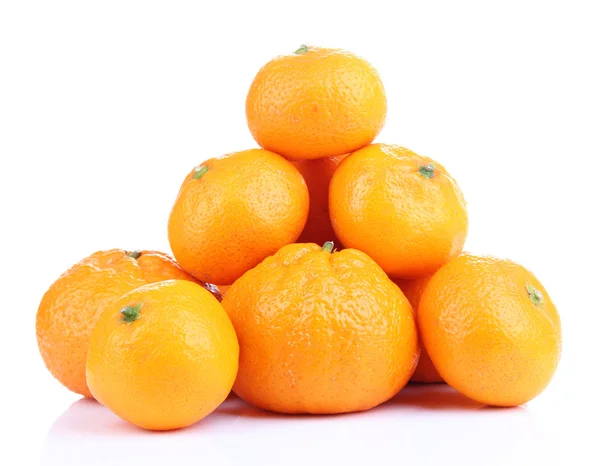 Mandarinas dulces maduras, aisladas en blanco —  Fotos de Stock