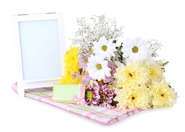 Belles fleurs de chrysanthème isolées sur blanc — Photo