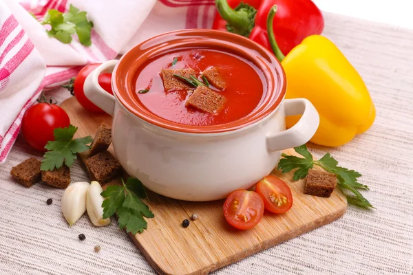 Zupa pomidorowa smaczne i warzywa, z bliska — Stockfoto