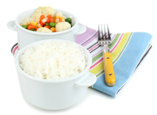 Arroz cozido e legumes isolados em branco — Fotografia de Stock