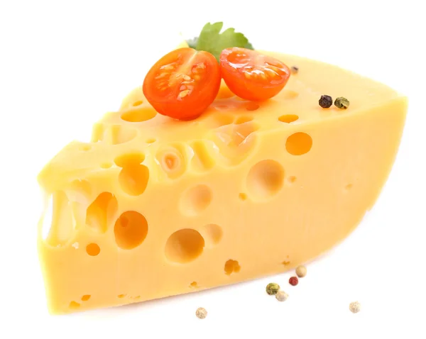 Шматочок сиру і помідорів, ізольовані на білому — стокове фото