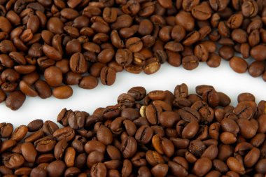 Kahve çekirdekleri yakın.