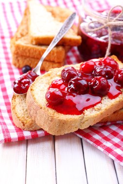enfes tost reçelli üzerinde tablo yakın çekim
